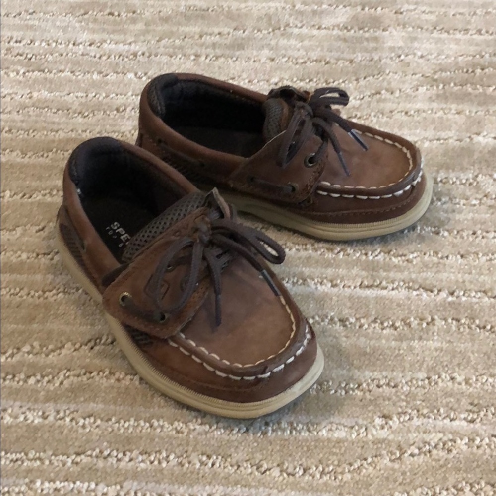 Boys Sperry boat shoes